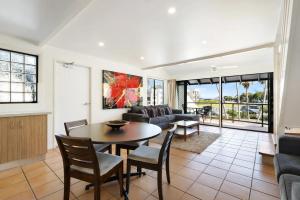 Posezení v ubytování Byron Bay Beachfront Holiday Apartments