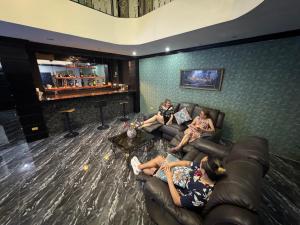 BZ Hostel Cebu的休息区