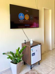 TV a/nebo společenská místnost v ubytování Pousada Hostel Shalom