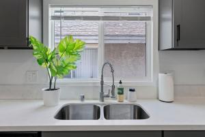 Kuchyň nebo kuchyňský kout v ubytování South Bay 3 bed Escape! + 51 fotografií