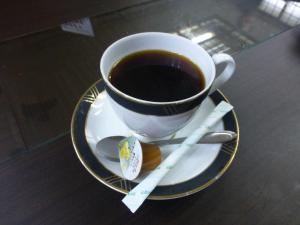 Příslušenství pro přípravu čaje a kávy v ubytování 咲花温泉 ホテル丸松