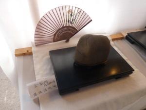 TV a/nebo společenská místnost v ubytování 咲花温泉 ホテル丸松