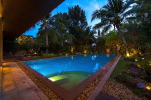 Hồ bơi trong/gần 6 Bedroom Luxury Villa on Golf Course PH125 +203 ảnh