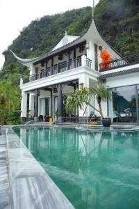 Πισίνα στο ή κοντά στο Happy Tam Coc Ecolodge