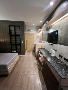 Kuchyň nebo kuchyňský kout v ubytování Bang Tao cozy studio