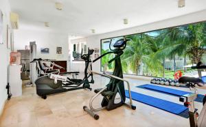 Gallery image of Luxurious & Central Condo In Playa Steps From The Beach in Playa del Carmen