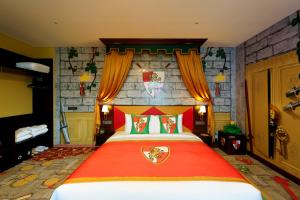 Postel nebo postele na pokoji v ubytování LEGOLAND Korea Resort Hotel