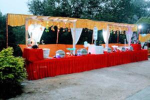 Restaurace v ubytování SAHAY VILLA RESORT + 37 fotografií