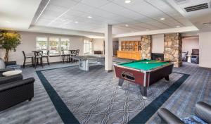 Meja biliard di WorldMark Solvang