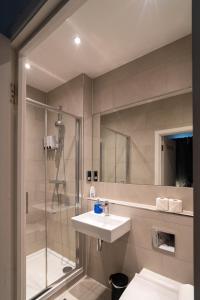 Bany a Abbey Point Hotel