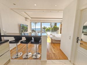 Гостиная зона в CARIATIDES STUDIO - PROMENADE HOLIDAY