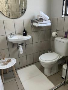 Uma casa de banho em B-Hive at Devland