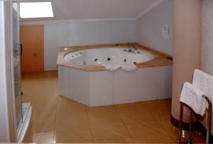 Koupelna v ubytování Hotel Villa de Cacabelos