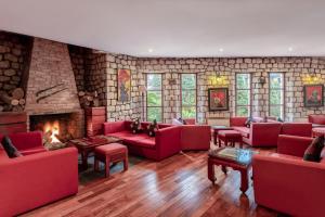 Posezení v ubytování Sapa Mountain Resort Affiliated by Melia