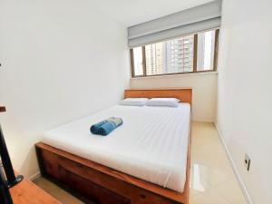Fotografie z fotogalerie ubytování Stylish 3BR Rasuna Apt with Pool, Gym,Wi-Fi, Netflix by 2ndHome v destinaci Jakarta