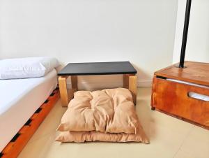 Fotografie z fotogalerie ubytování Stylish 3BR Rasuna Apt with Pool, Gym,Wi-Fi, Netflix by 2ndHome v destinaci Jakarta