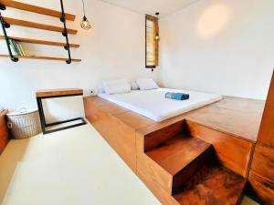 Fotografie z fotogalerie ubytování Stylish 3BR Rasuna Apt with Pool, Gym,Wi-Fi, Netflix by 2ndHome v destinaci Jakarta