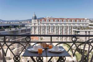 Balkón alebo terasa v ubytovaní Palais Miramar Suite Art Modern - Derniere étages Vue Mer - 75m de confort - En Face des Plages -WIFI - Clim