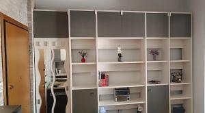Knihovna v apartmánu