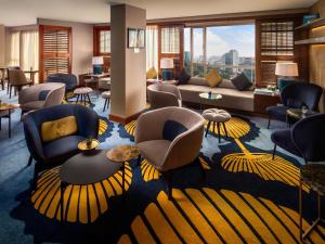 Posezení v ubytování Sofitel Saigon Plaza