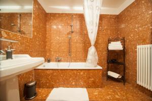Et badeværelse på Apartment in Molino Stucky