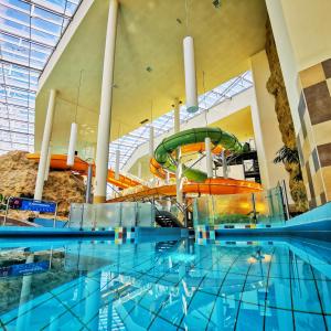 Bazén v ubytovaní Gyula Wellness Villa alebo v jeho blízkosti