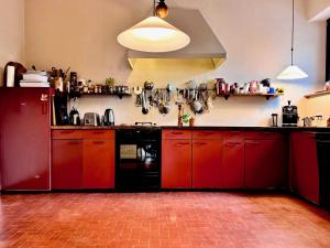 Cucina o angolo cottura di Casa d'epoca con giardino 5 min da Locarno