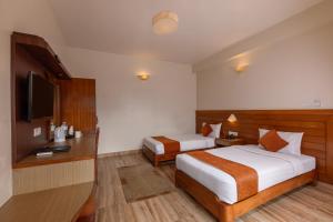 Katil atau katil-katil dalam bilik di Mount View Pokhara