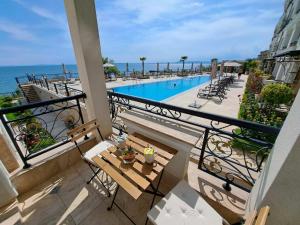 Πισίνα στο ή κοντά στο Onyx Private Apartments