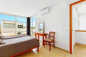 Posteľ alebo postele v izbe v ubytovaní Ferienhaus in Can Picafort, nahe Playa de Muro, 4 x Schlafzimmer mit Bad