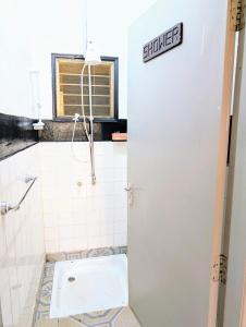 Koupelna v ubytování Dans place + 32 fotografií