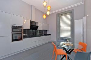 Η κουζίνα ή μικρή κουζίνα στο Kirkton House