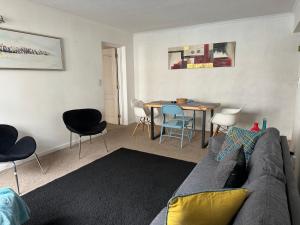 Χώρος καθιστικού στο Apartamentos altos del centro Freire