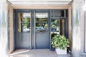 Η πρόσοψη ή η είσοδος του Hotel Petit