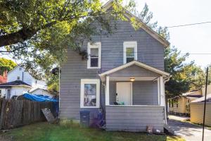 Το κτήριο όπου στεγάζεται  η παραθεριστική κατοικία