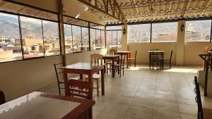 Nespecifikovaný výhled na hory nebo výhled na hory při pohledu z hotelu