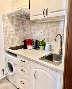 Kuchyňa alebo kuchynka v ubytovaní Apartmány Nerudova 36