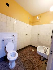 Ένα μπάνιο στο Nairobi City Breeze Suites