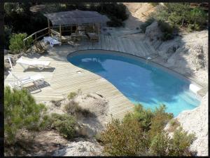 Bazén v ubytování chambres d'hôtes le Sabel nebo v jeho okolí