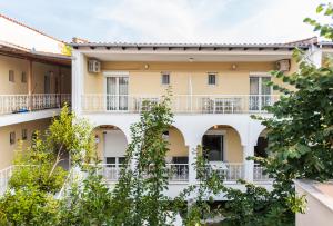 Balkón nebo terasa v ubytování Afkos Apartments
