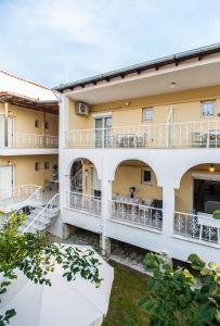 Balkón nebo terasa v ubytování Afkos Apartments