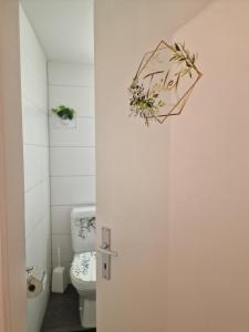 Koupelna v ubytování Doppelzimmer in der Nähe des Stadions
