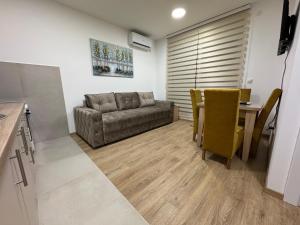 Istumisnurk majutusasutuses Apartman CRYSTAL Vrnjačka Banja
