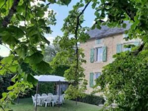 Zahrada ubytování Maison familiale avec piscine à Salviac