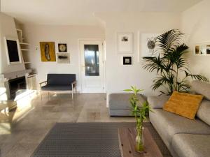 Khu vực ghế ngồi tại VillaSanMiguelAlto Albaicin +21 ảnh