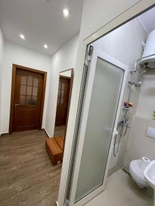 Ένα μπάνιο στο Studio Place Square 21