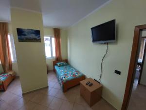 TV a/nebo společenská místnost v ubytování Keti apartment