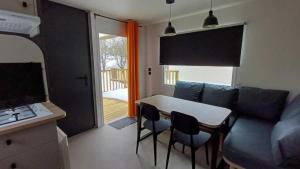 Photo de la galerie de l'établissement Camping 3 étoiles - Piscine - ccbadeg, à Lespéron
