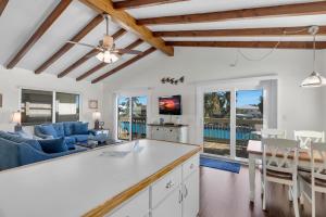 Χώρος καθιστικού στο Tropical Therapy