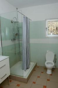 Salle de bains dans l'établissement Le gîte d'Allizon - Etage 1 27 autres photos